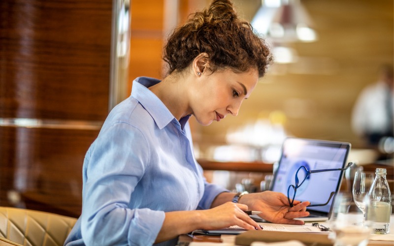 woman working on taxes